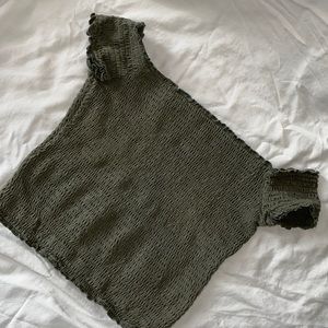 Hollister - off the shoulder crop top